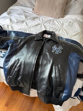 Vintage NY Yankees Leather Jacket Genuine Merchandise by G-III & Carl Banks